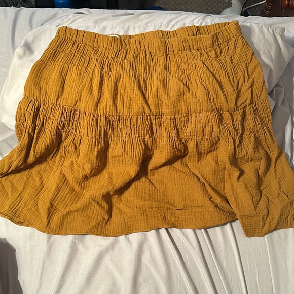 Madewell, double smocked Mini skirt - Picture 2 of 4